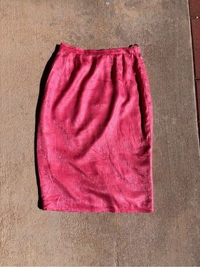 Women's Fuchsia Pencil Skirt 100% Silk Size10